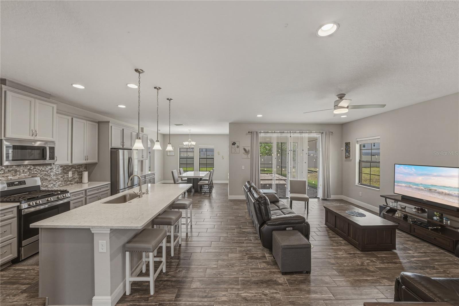 14633 RED CASTLE AVE, LITHIA, FL, 33547
