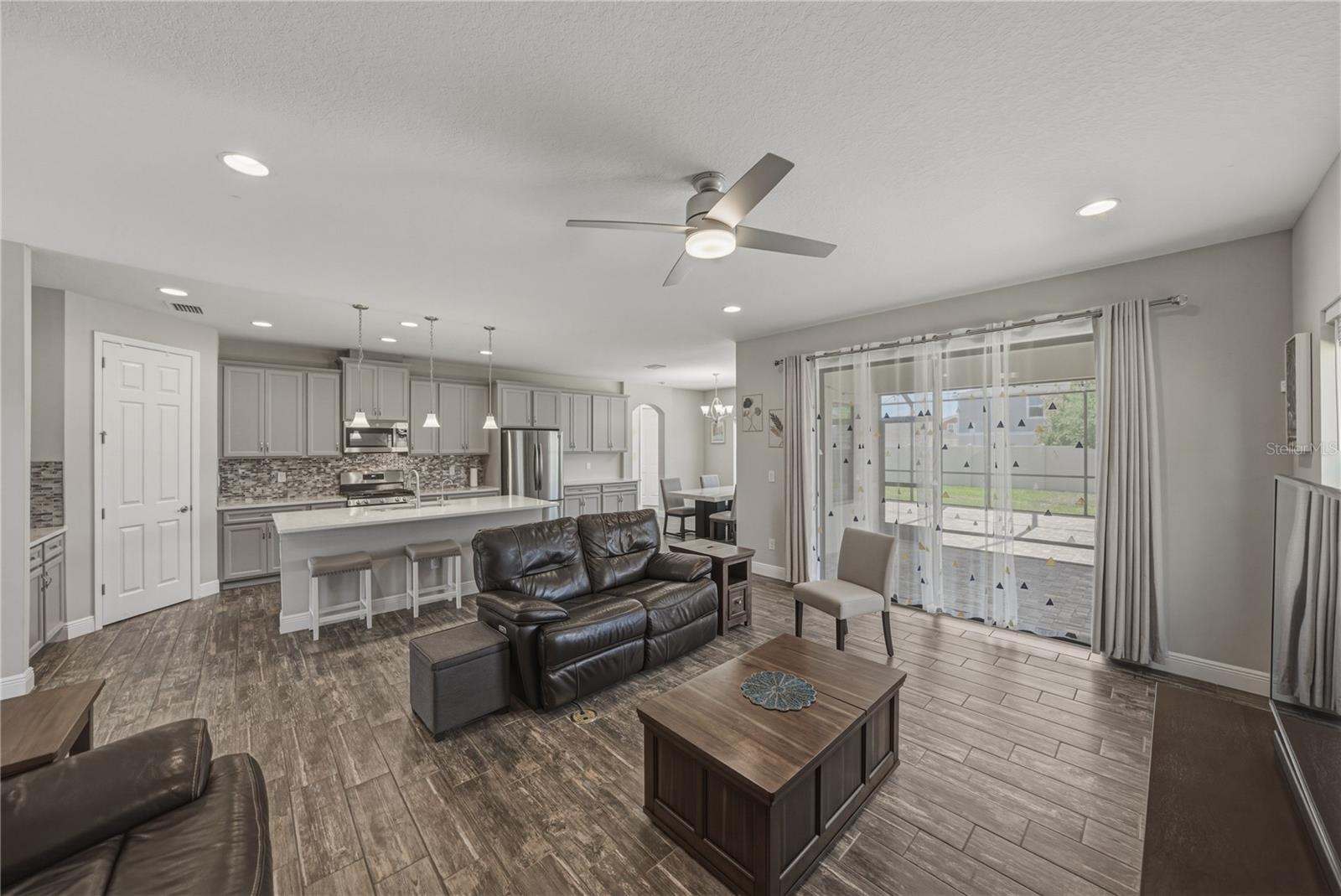 14633 RED CASTLE AVE, LITHIA, FL, 33547