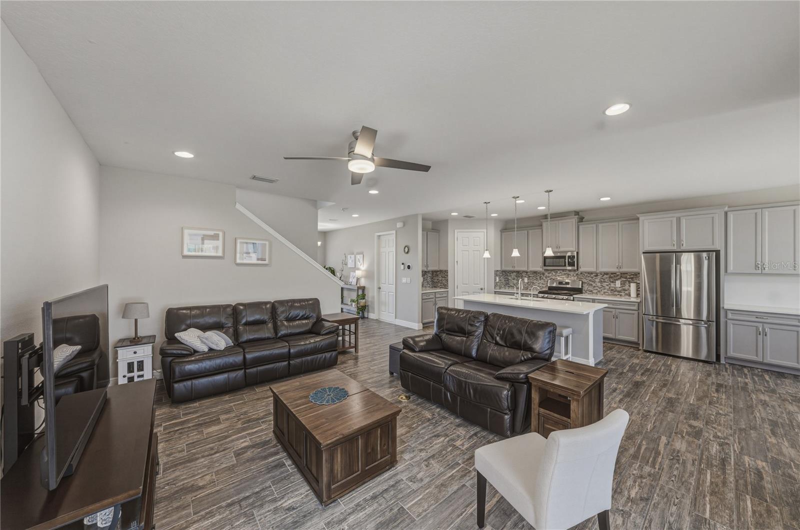 14633 RED CASTLE AVE, LITHIA, FL, 33547