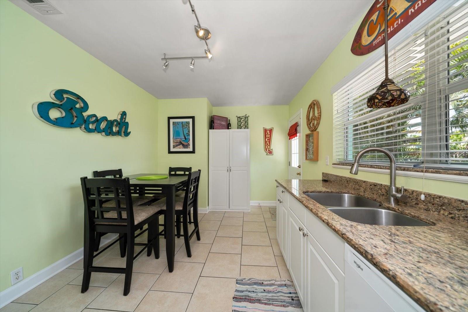 301 CEVERA DR, DUNEDIN, FL, 34698