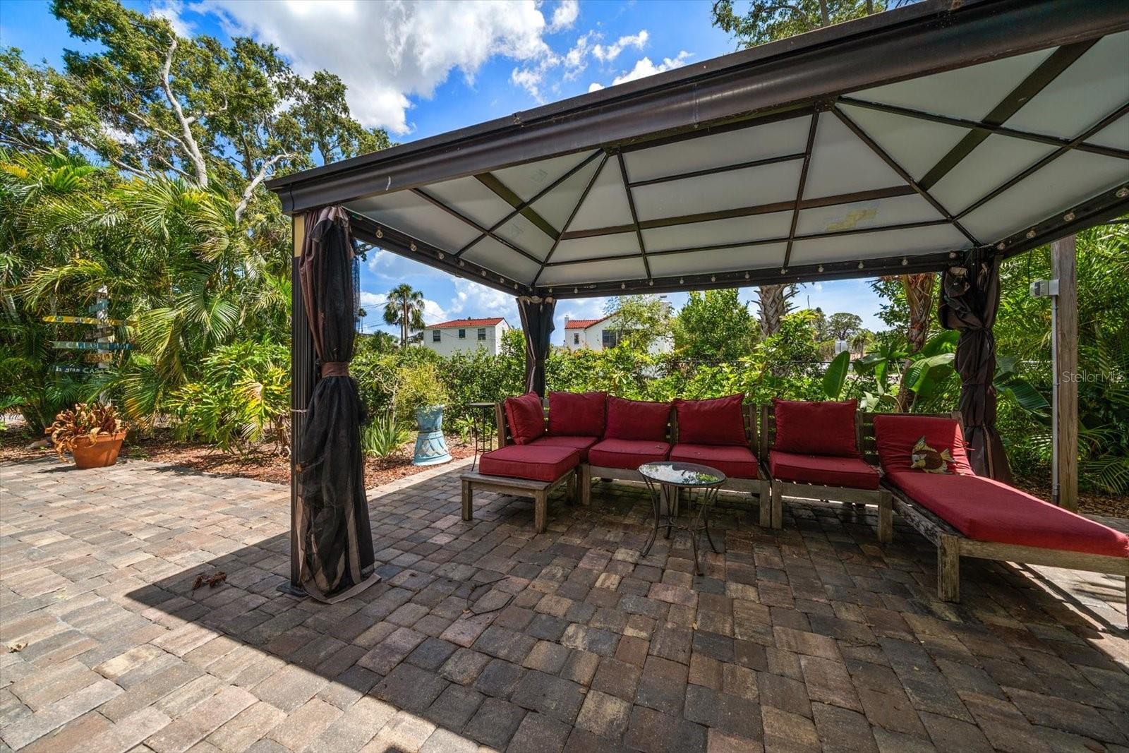 301 CEVERA DR, DUNEDIN, FL, 34698