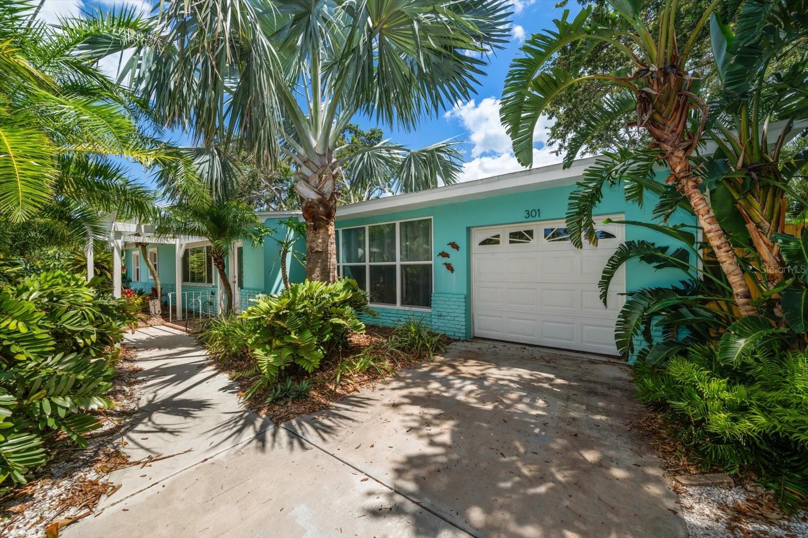 301 CEVERA DR, DUNEDIN, FL, 34698