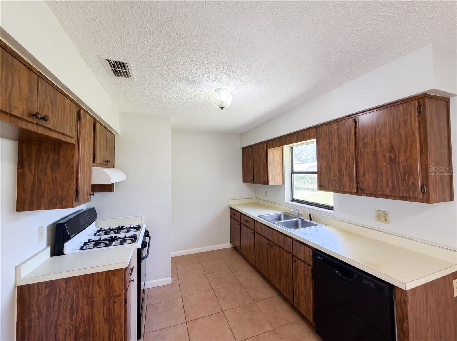 207 NE 3RD TER, WILLISTON, FL, 32696