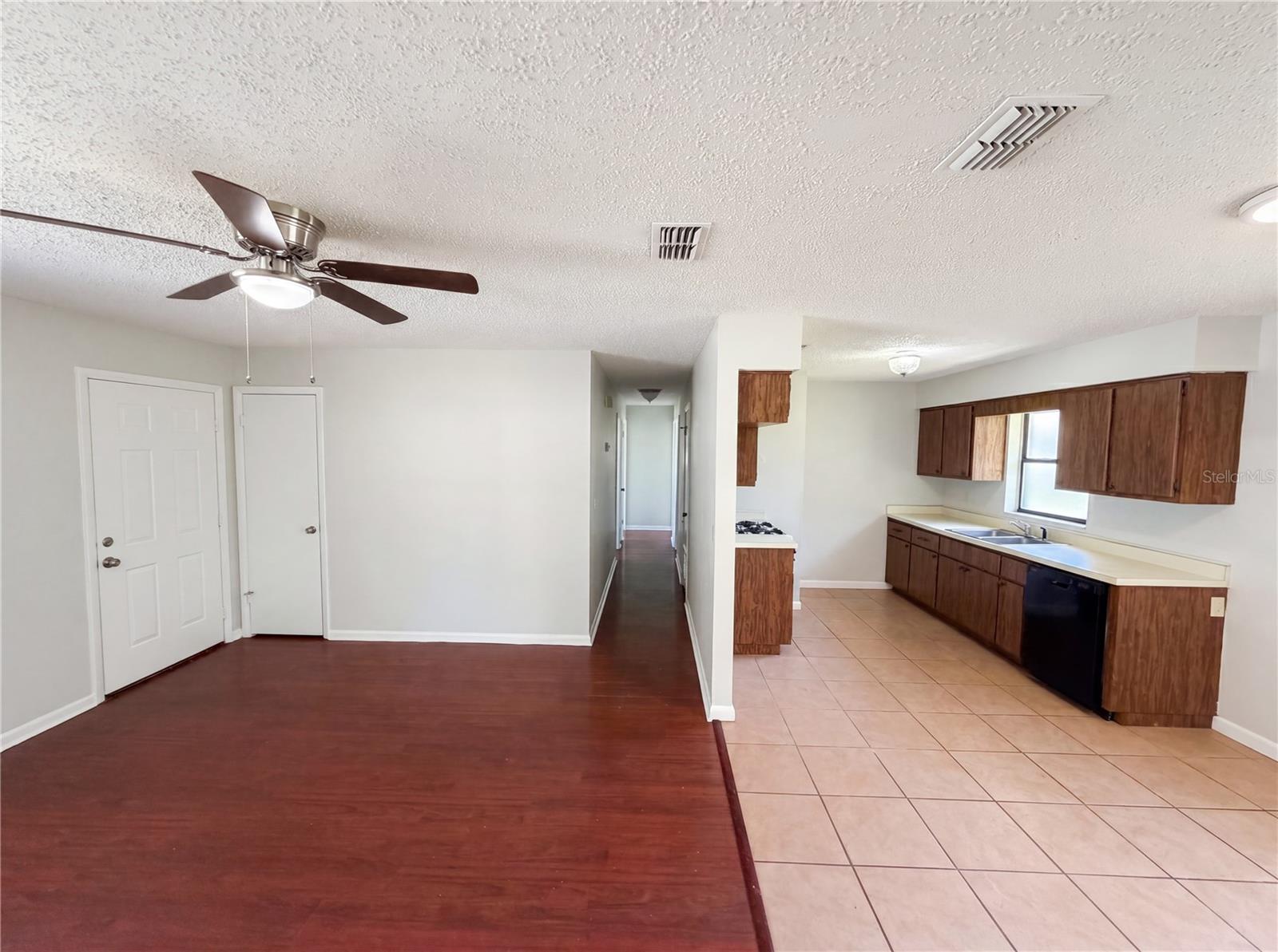 207 NE 3RD TER, WILLISTON, FL, 32696