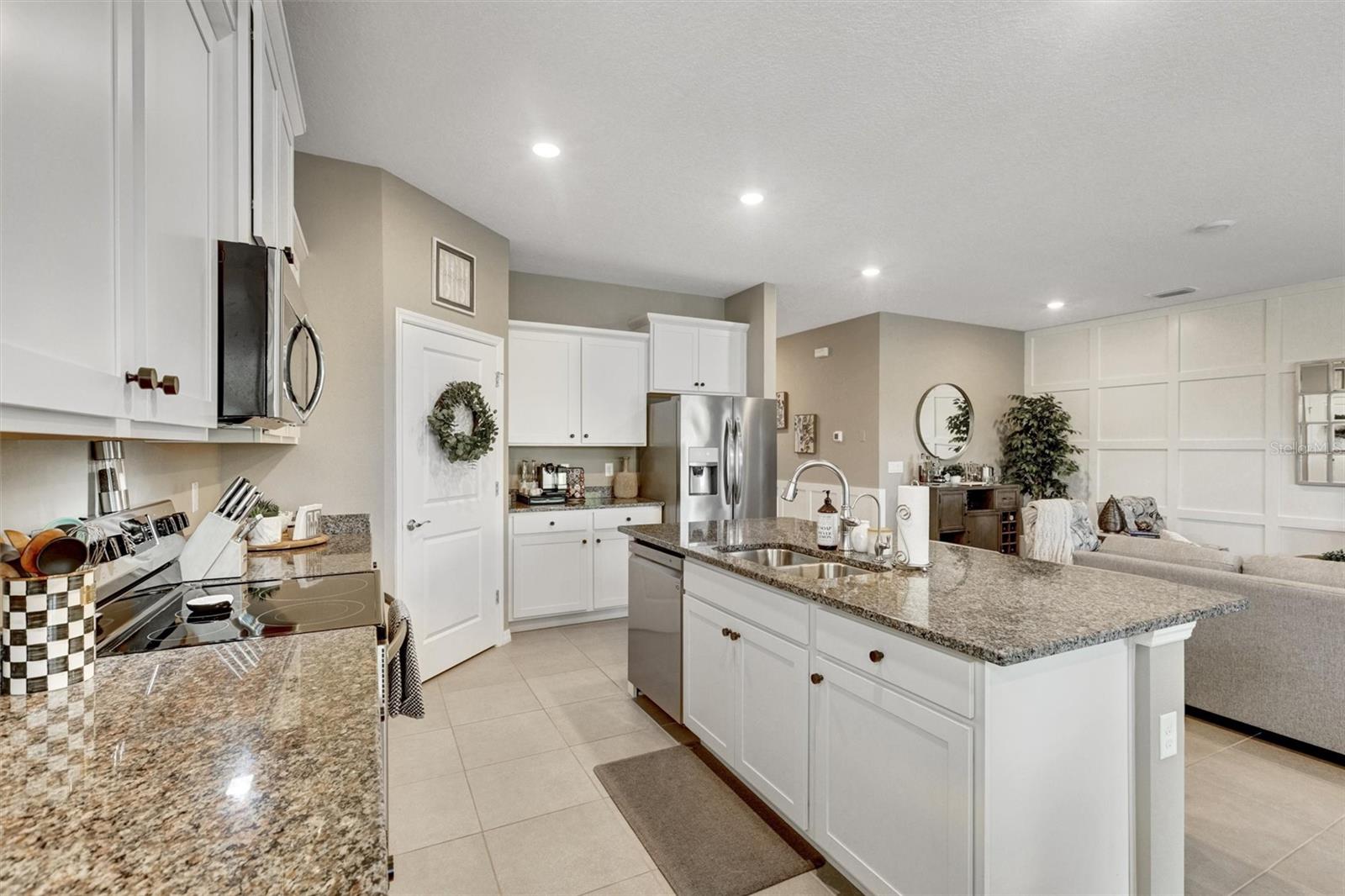 11925 CROSS VINE DR, RIVERVIEW, FL, 33579
