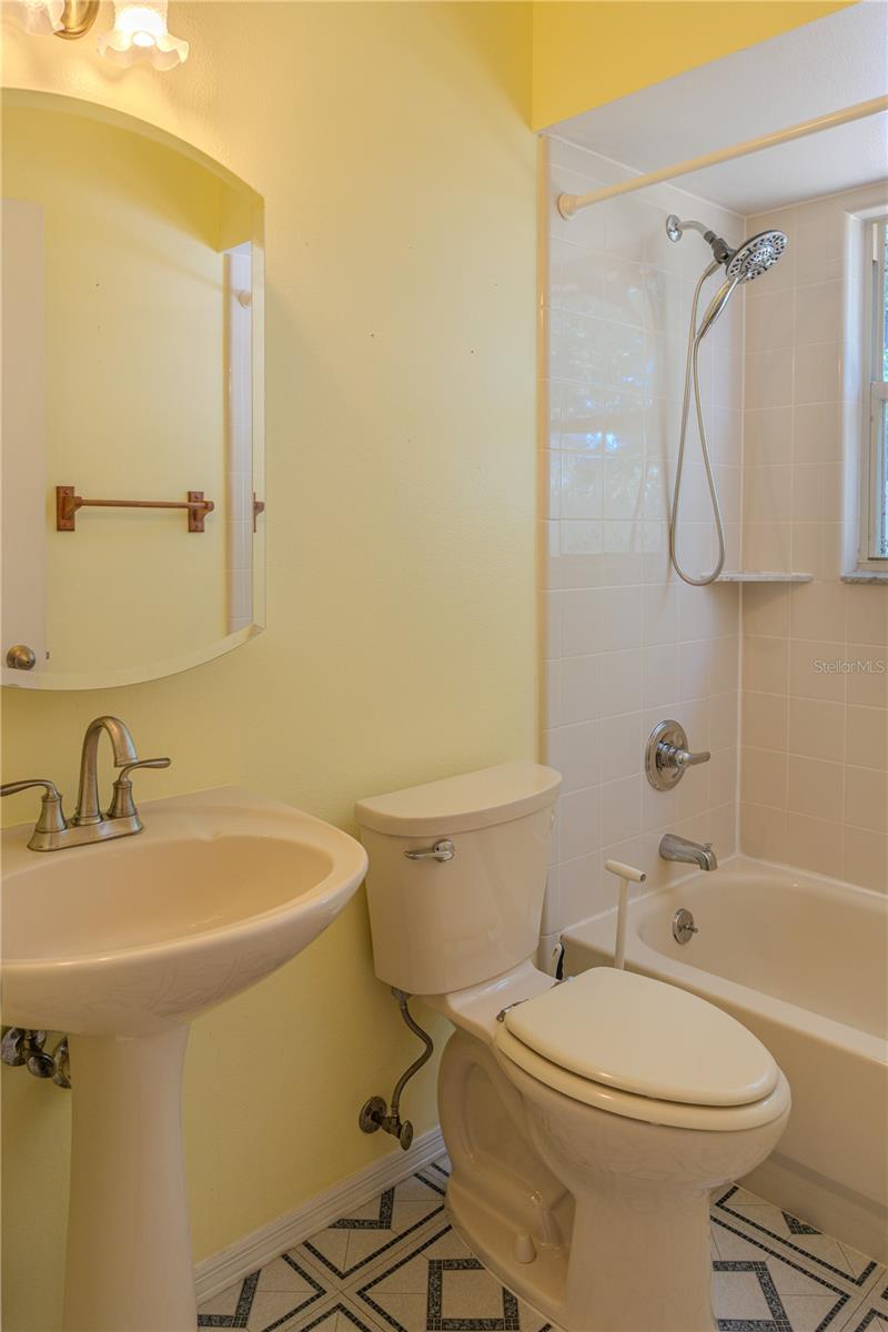 1011 SHAYLER AVE, DELAND, FL, 32724