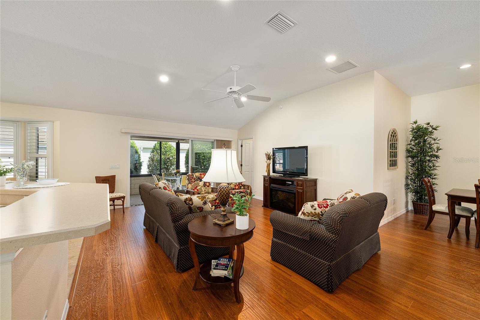 1800 DUTCHESS LOOP, THE VILLAGES, FL, 32162