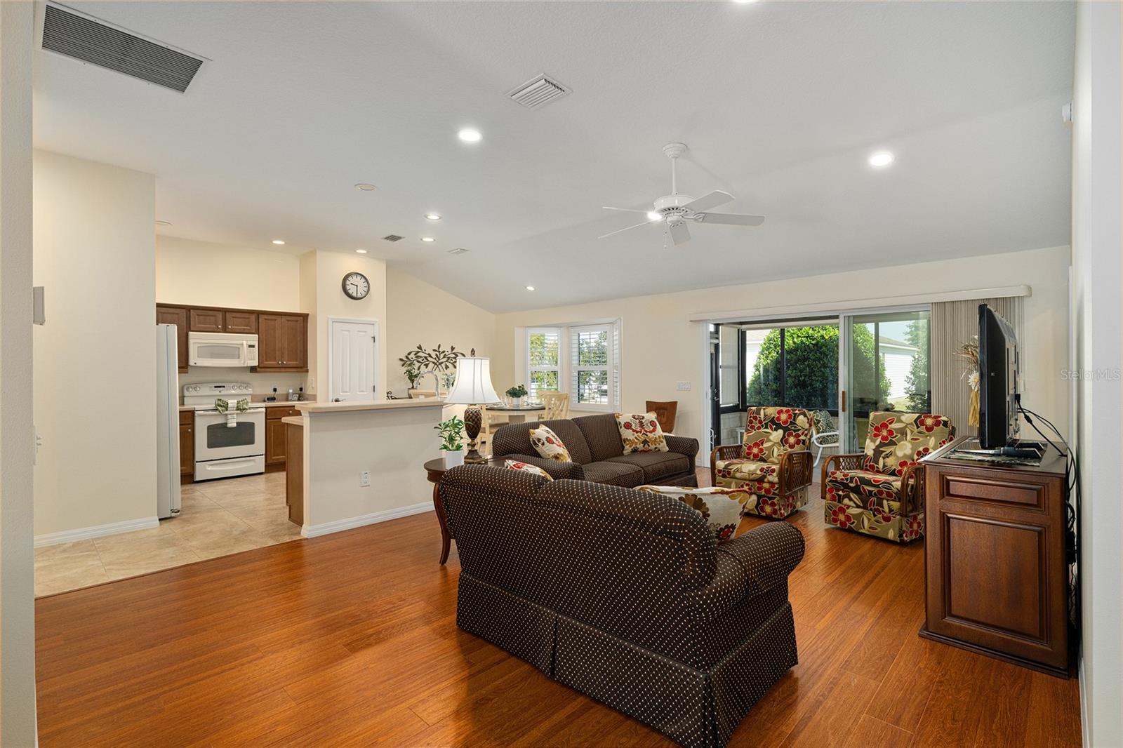 1800 DUTCHESS LOOP, THE VILLAGES, FL, 32162
