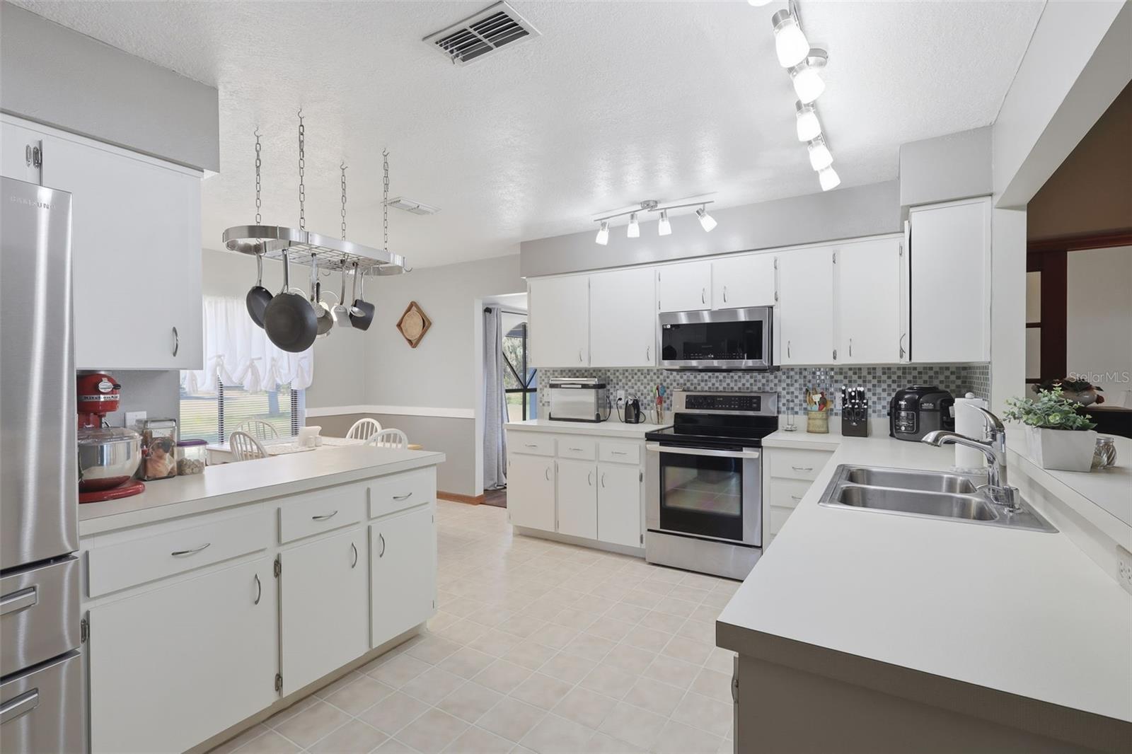 168 COMMUNITY DR, DEBARY, FL, 32713