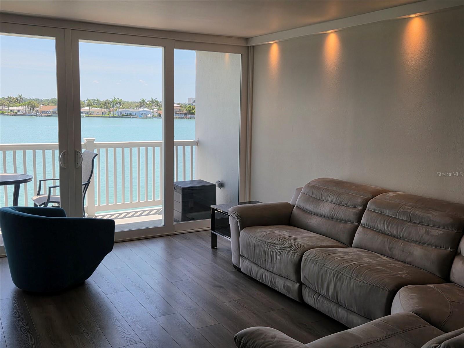 500 TREASURE ISLAND CSWY #307, TREASURE ISLAND, FL, 33706