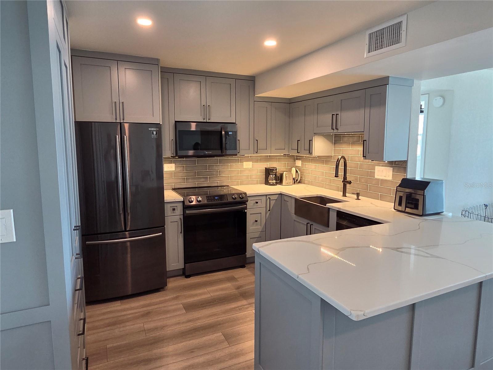500 TREASURE ISLAND CSWY #307, TREASURE ISLAND, FL, 33706