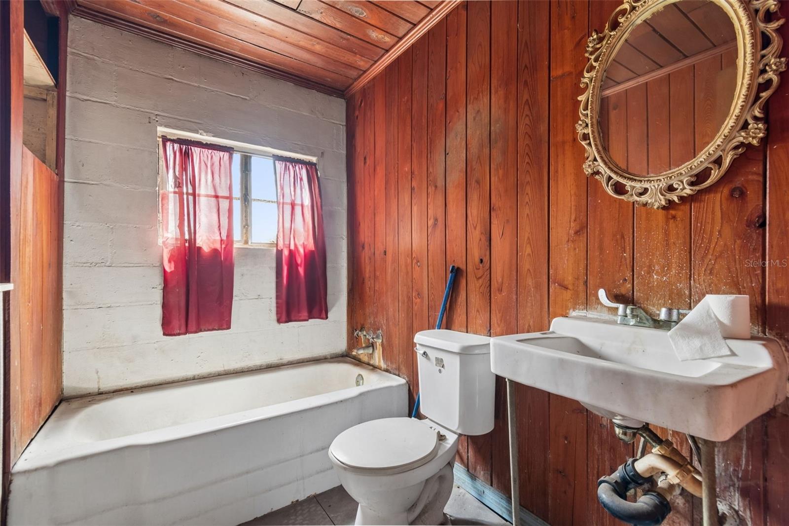 2413 ED BROWN LN, PLANT CITY, FL, 33567