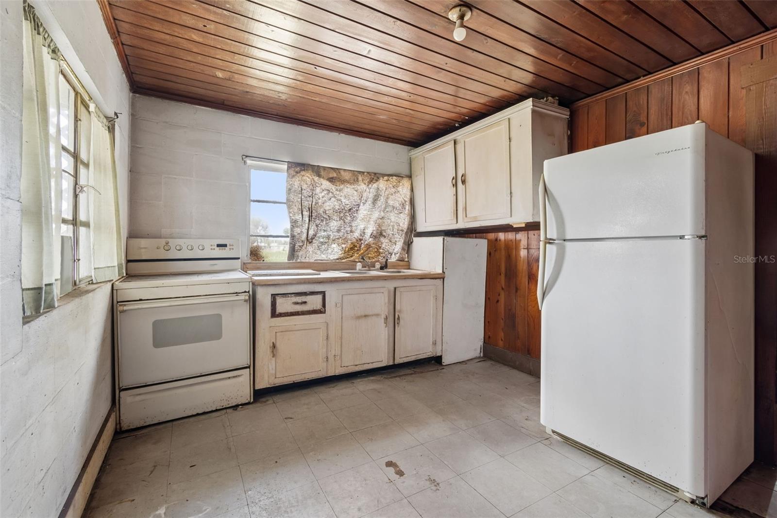 2413 ED BROWN LN, PLANT CITY, FL, 33567