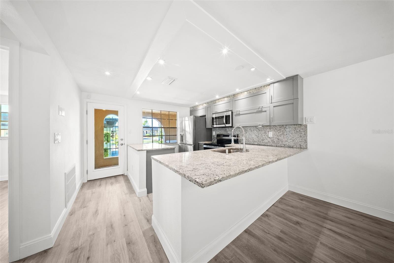 4127 STRATFORD DR #4127, NEW PORT RICHEY, FL, 34652