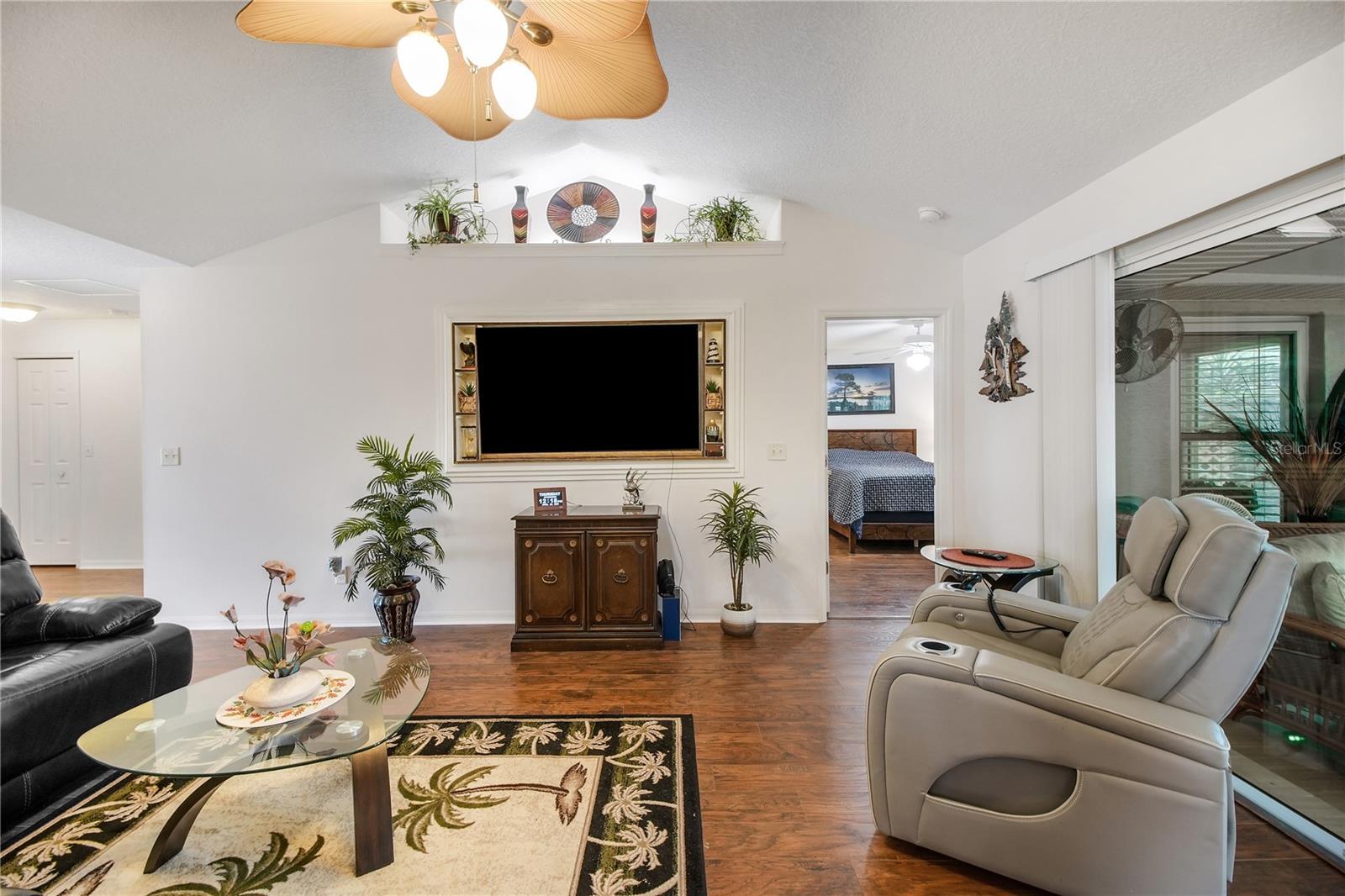 35833 DAWN DR, LEESBURG, FL, 34788