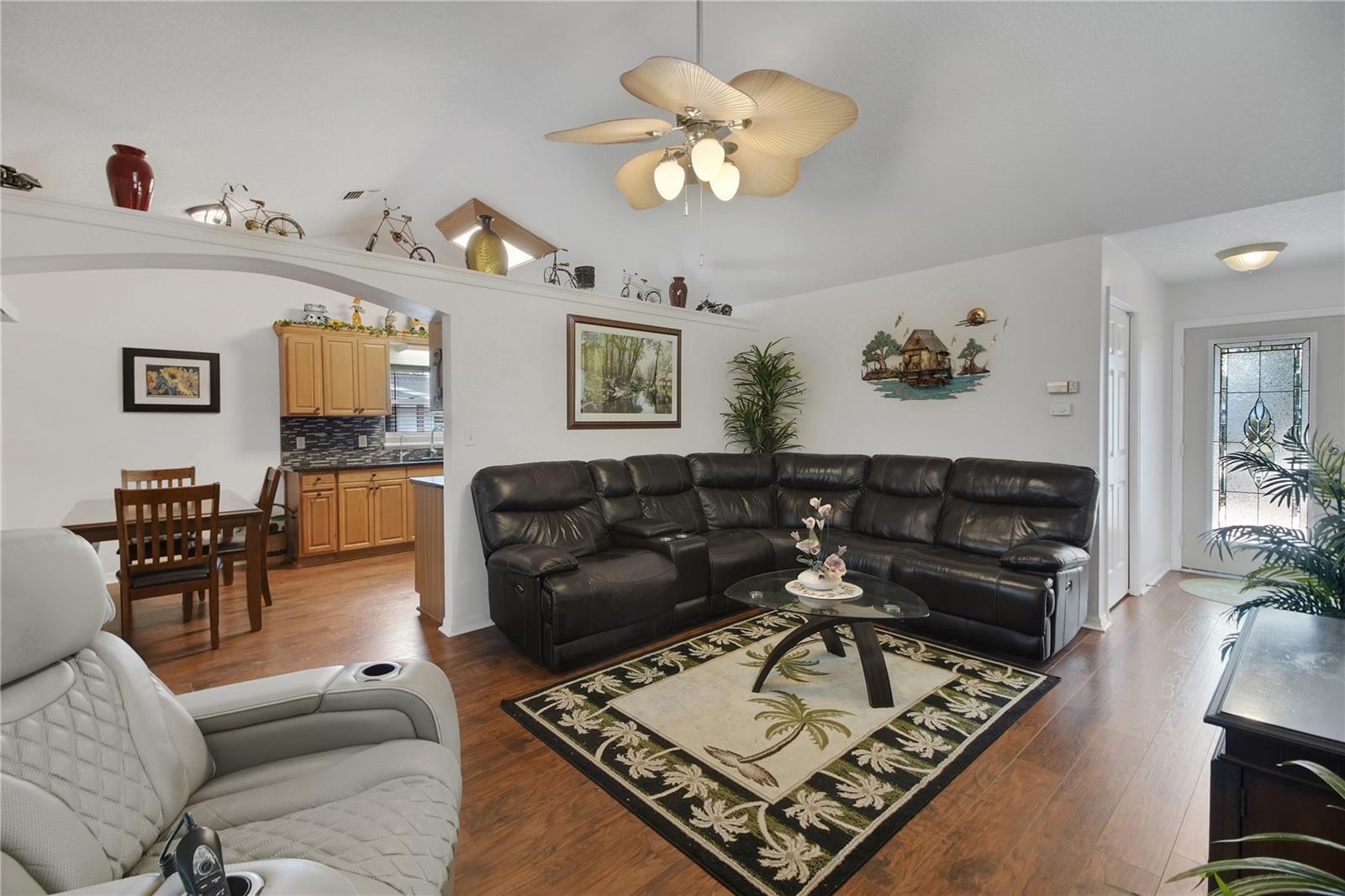 35833 DAWN DR, LEESBURG, FL, 34788