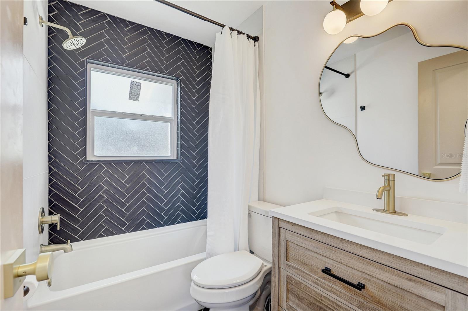 265 96TH AVE N, ST PETERSBURG, FL, 33702