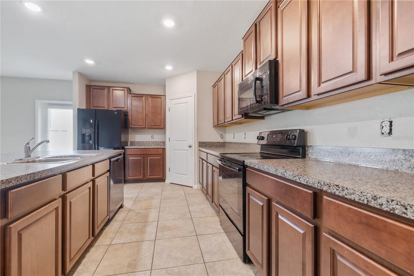 7407 ROSY PERIWINKLE CT, TAMPA, FL, 33619