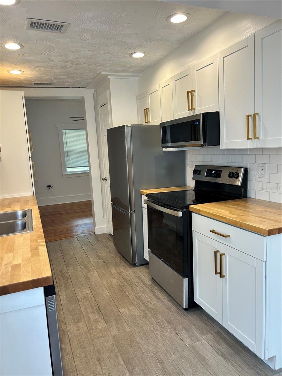 ST PETERSBURG INVESTMENT CO SUB, ST PETERSBURG, FL, 33713