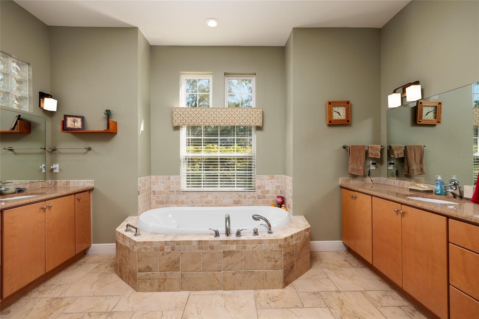 6737 MANGO AVE S, ST PETERSBURG, FL, 33707