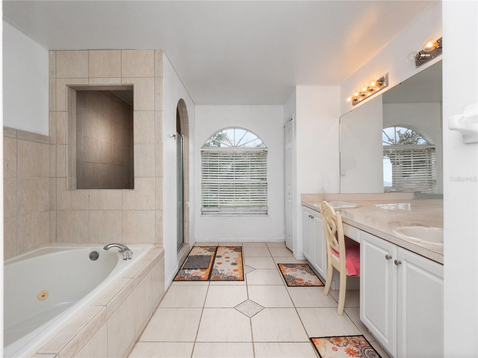 2072 STONE CROSS CIR, ORLANDO, FL, 32828