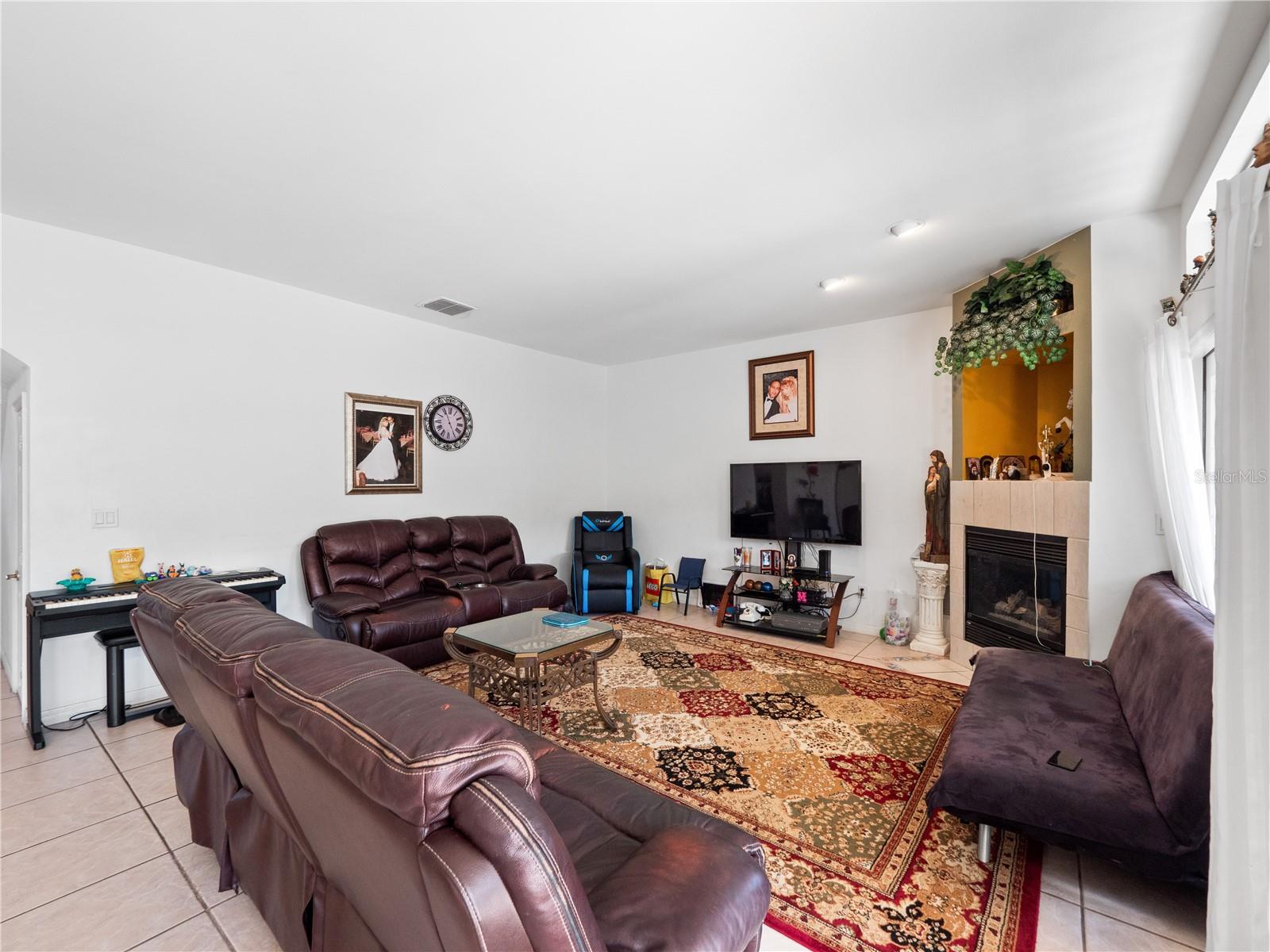 2072 STONE CROSS CIR, ORLANDO, FL, 32828