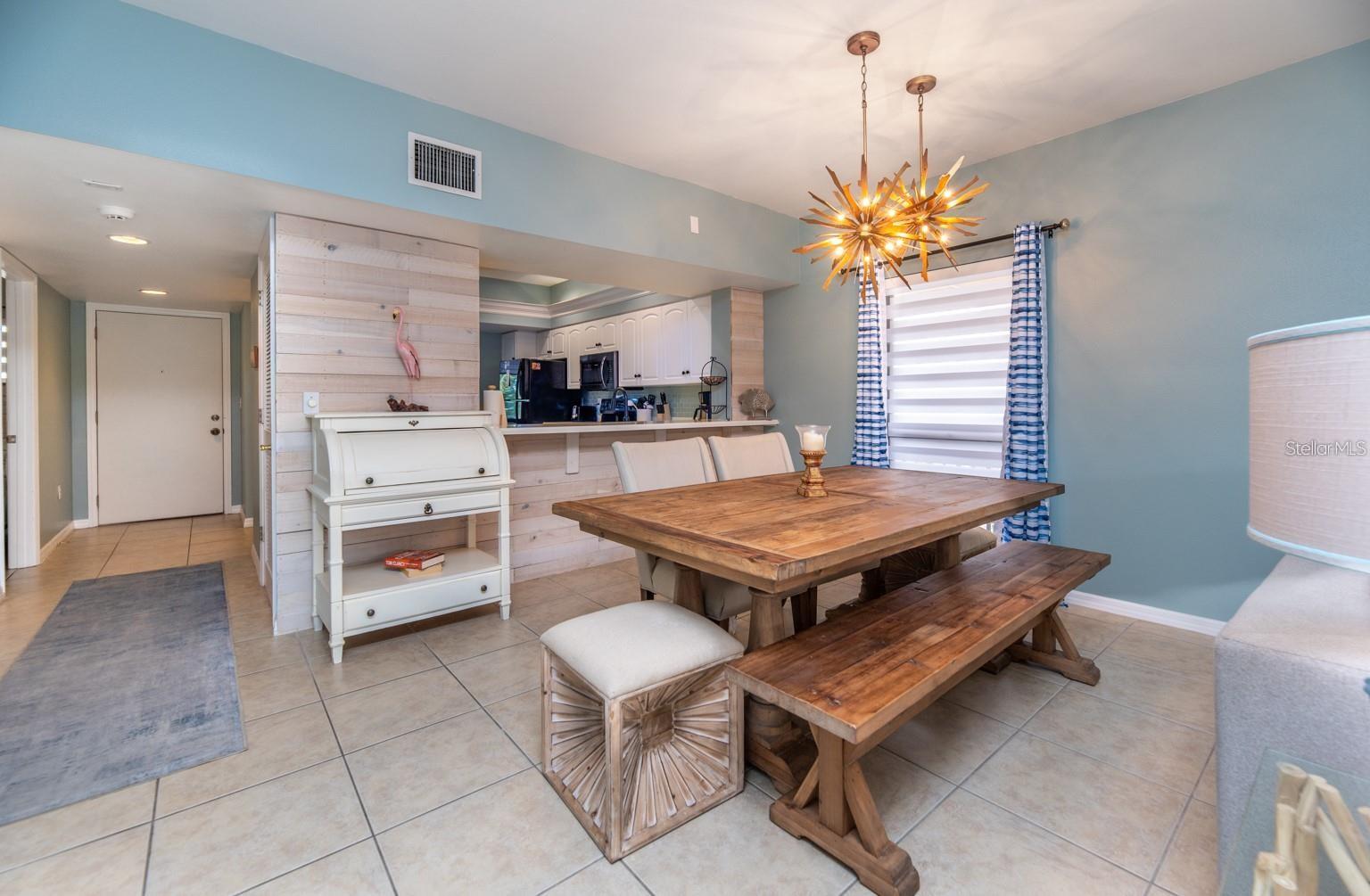 6006 GULF DR #207, HOLMES BEACH, FL, 34217