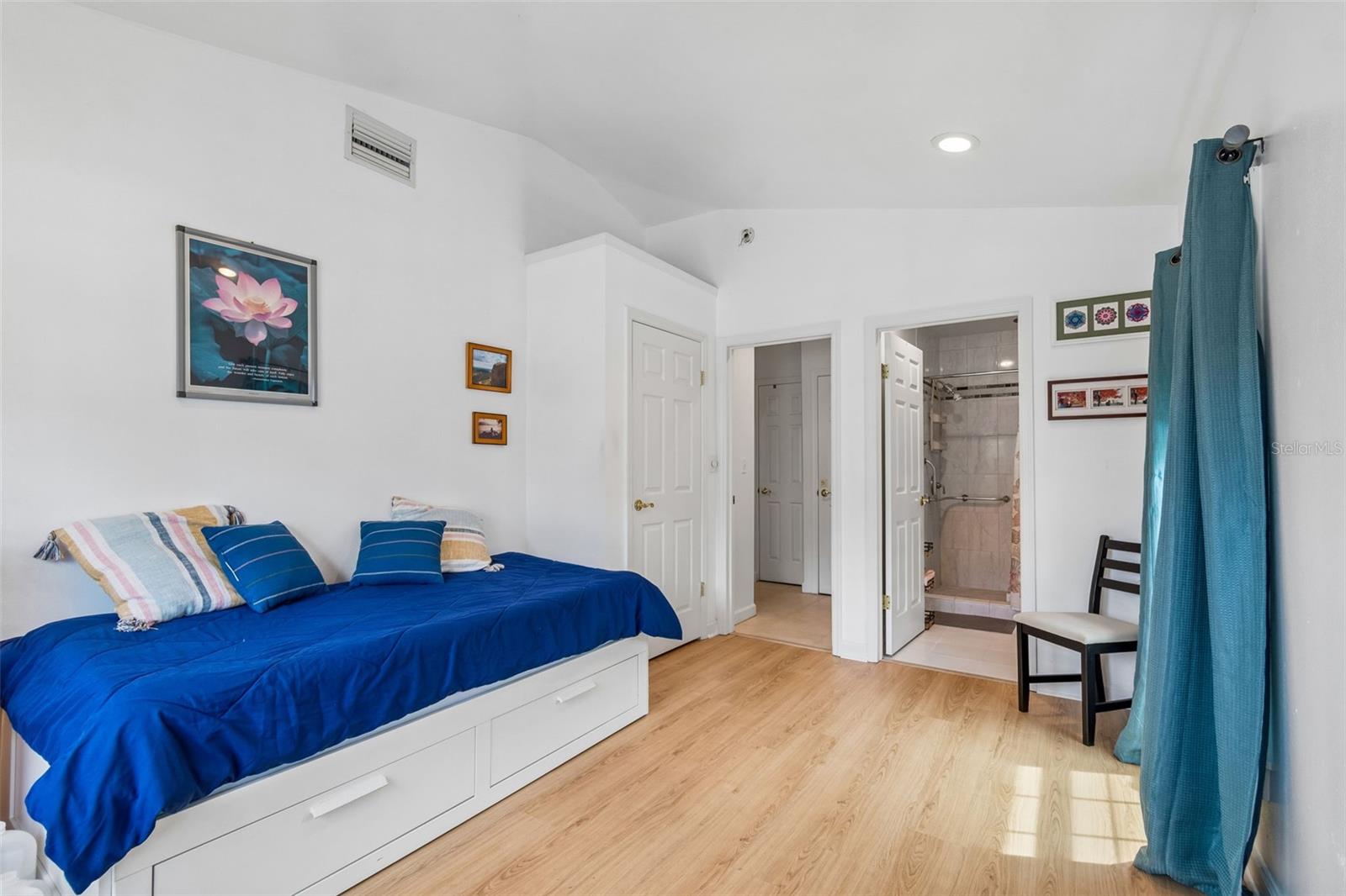 7508 13TH AVE N, ST PETERSBURG, FL, 33710