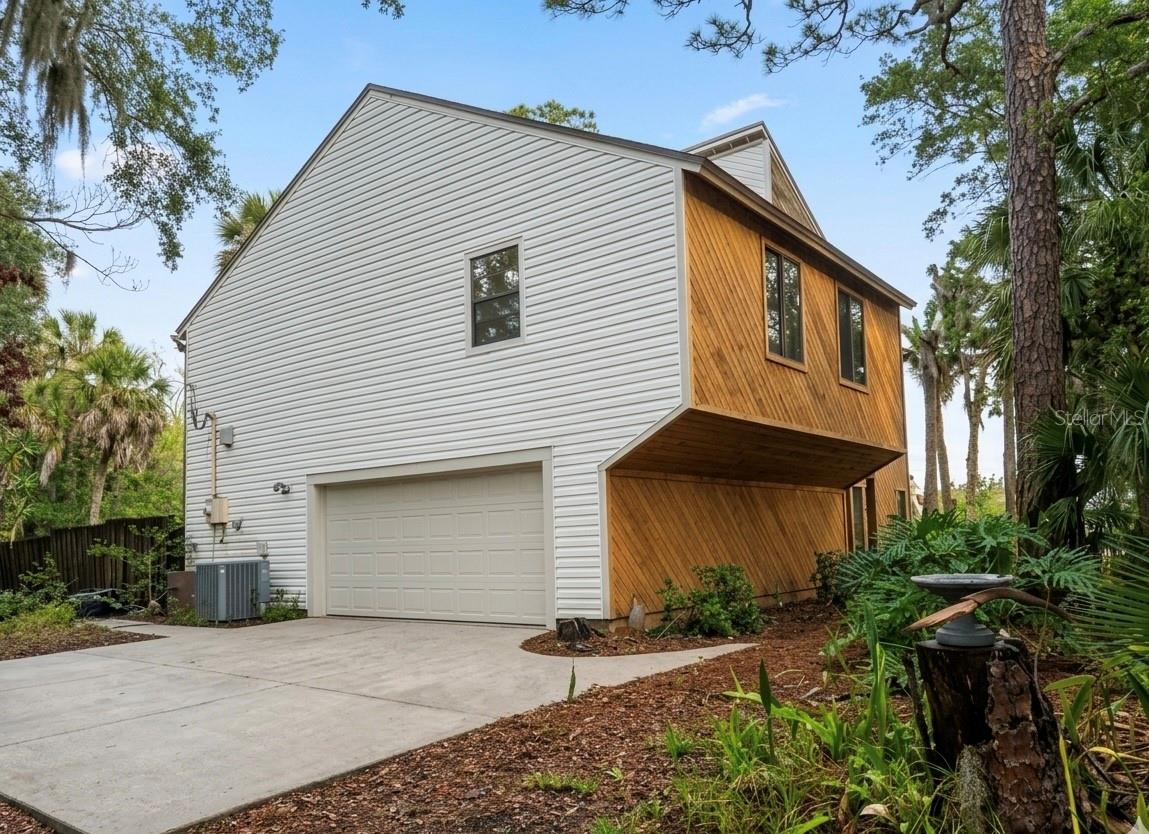 2070 S COURTENAY PKWY, MERRITT ISLAND, FL, 32952