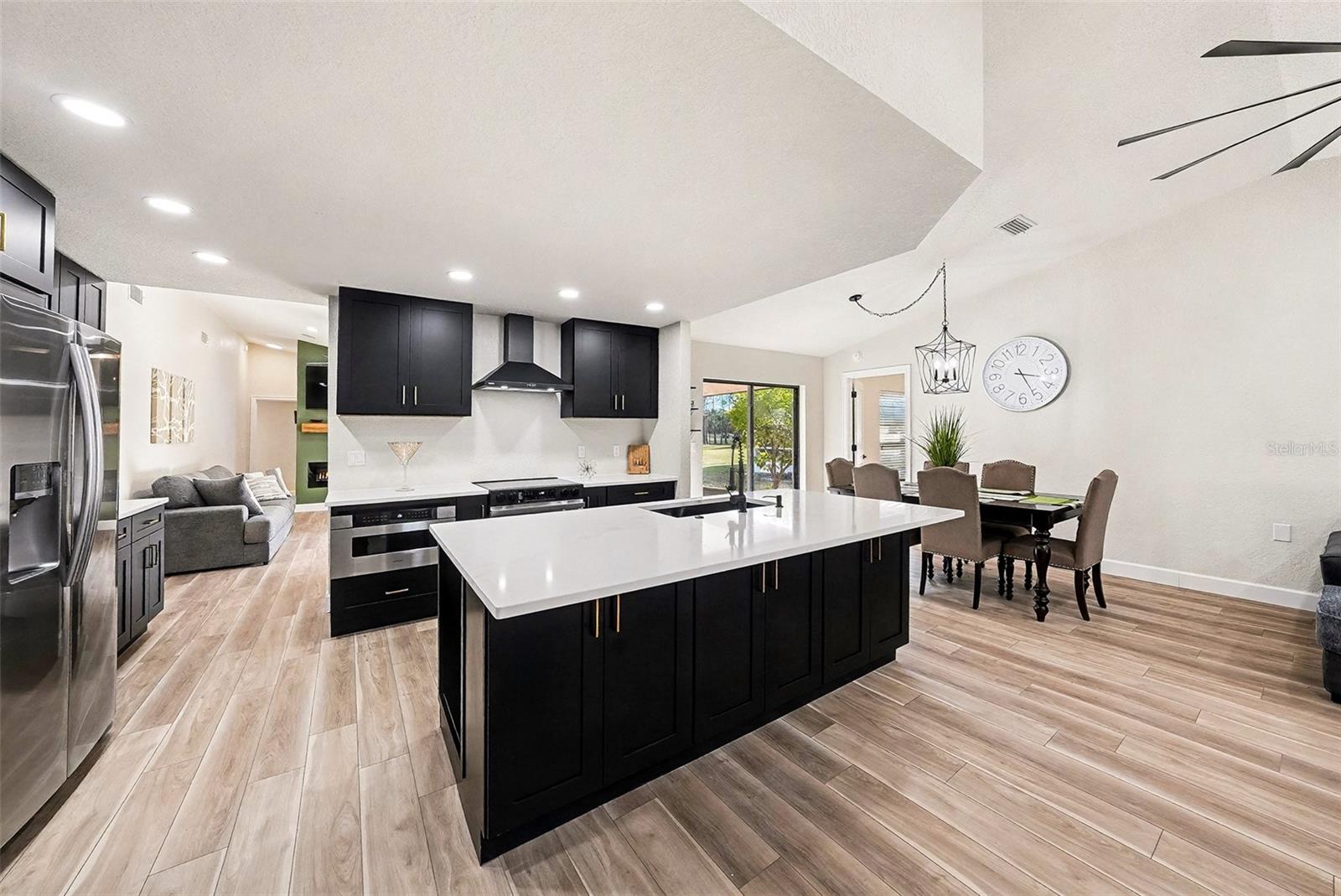 11325 GLENMONT DR, TAMPA, FL, 33635