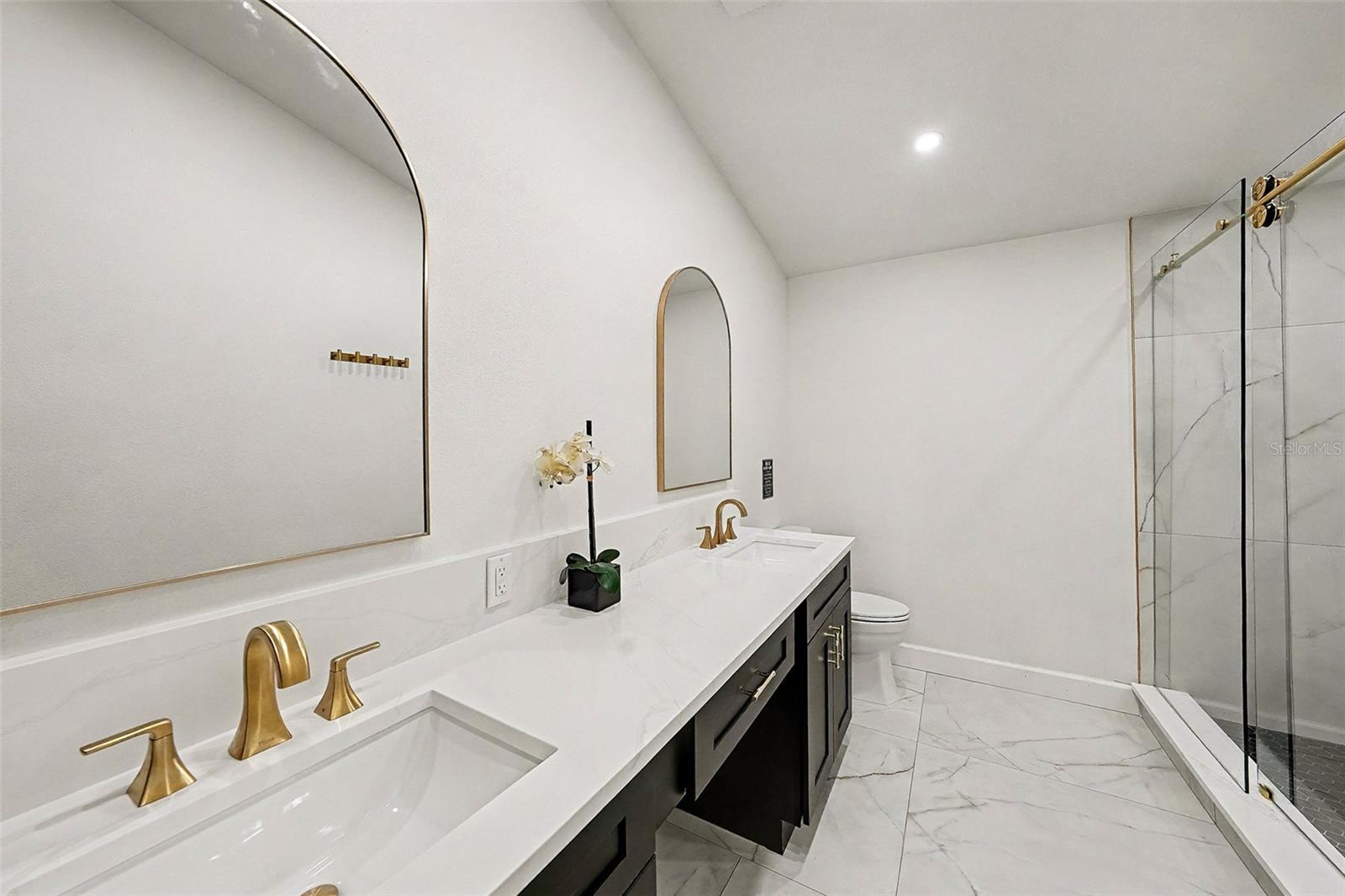 11325 GLENMONT DR, TAMPA, FL, 33635