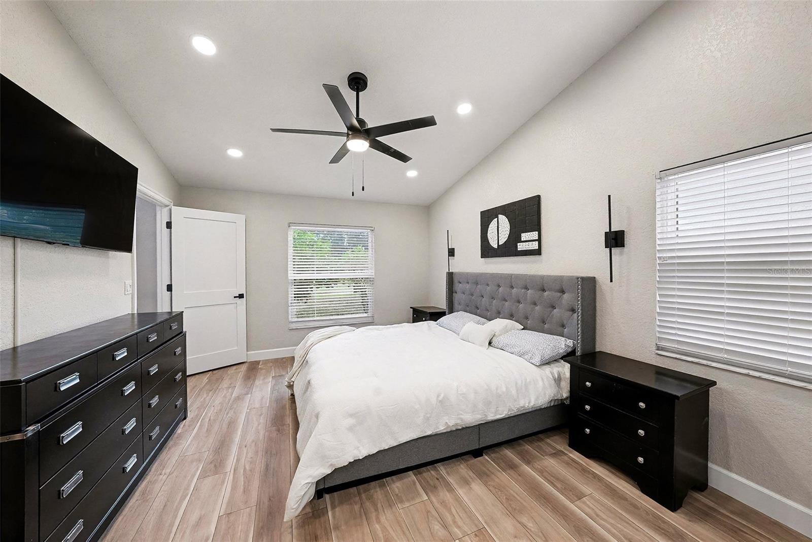 11325 GLENMONT DR, TAMPA, FL, 33635