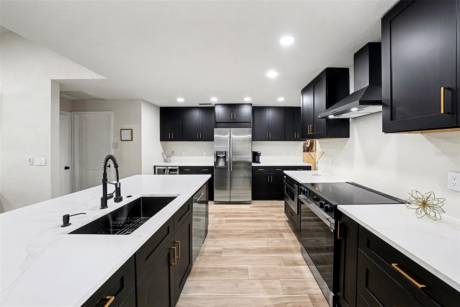 11325 GLENMONT DR, TAMPA, FL, 33635