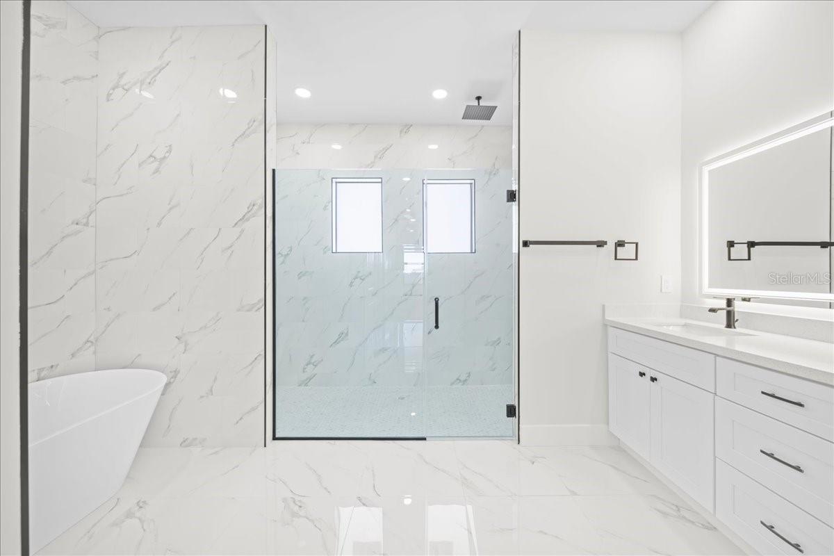 122 NE 11TH TER, CAPE CORAL, FL, 33909