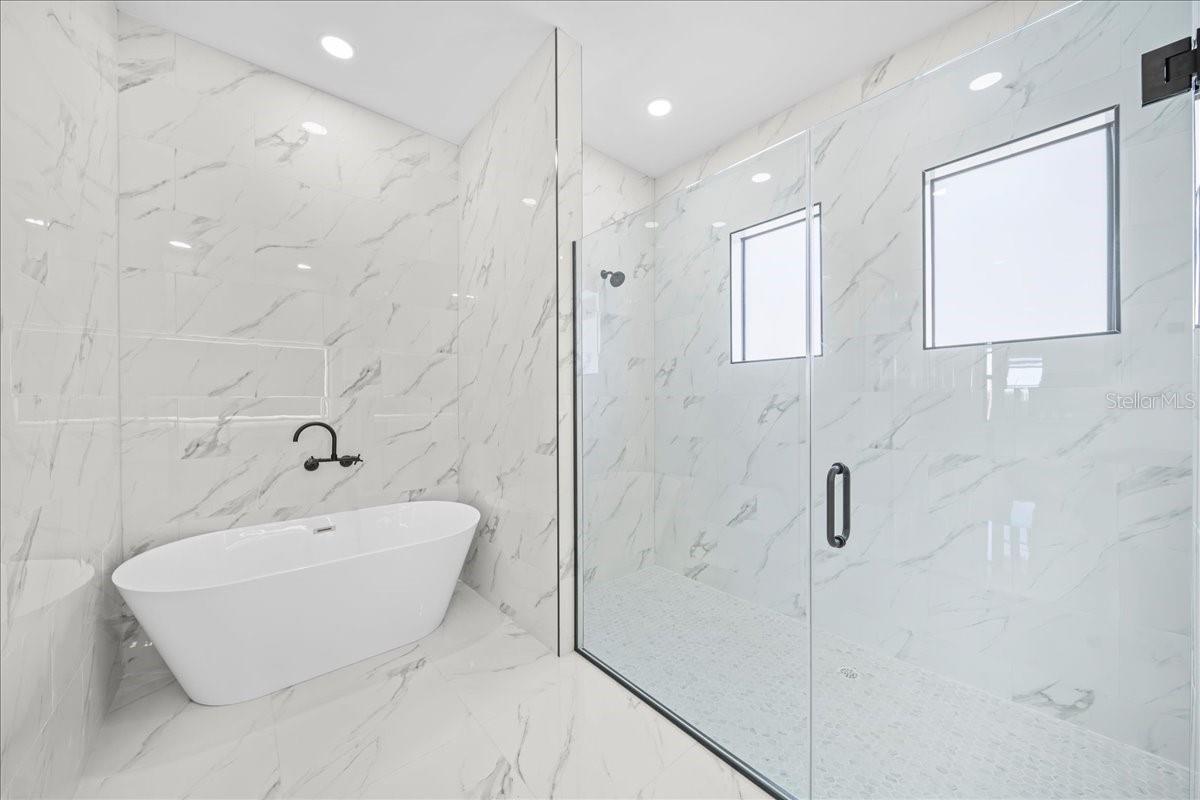 122 NE 11TH TER, CAPE CORAL, FL, 33909