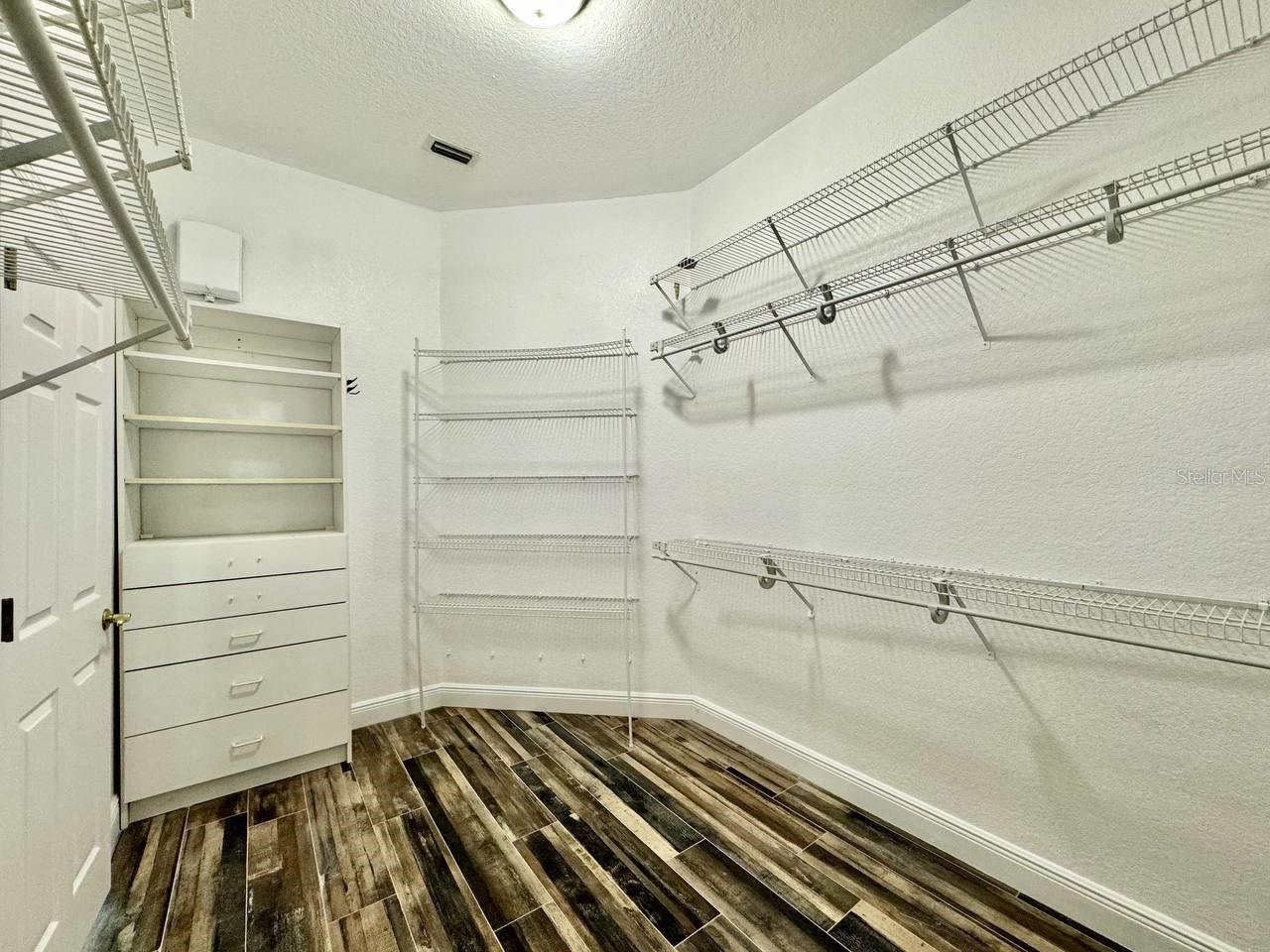 2384 CREEK CT, CLEARWATER, FL, 33764