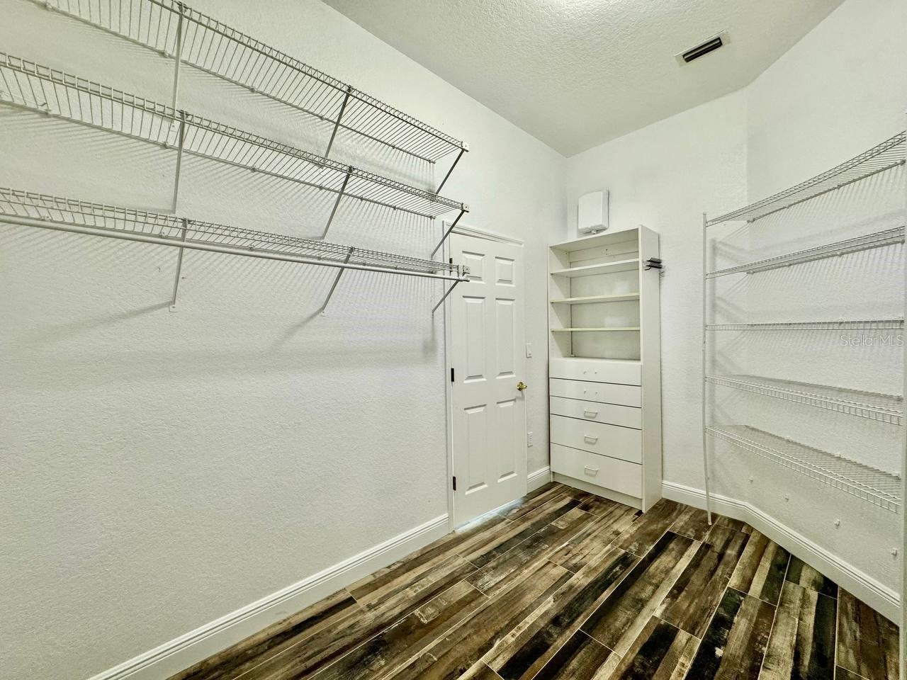 2384 CREEK CT, CLEARWATER, FL, 33764