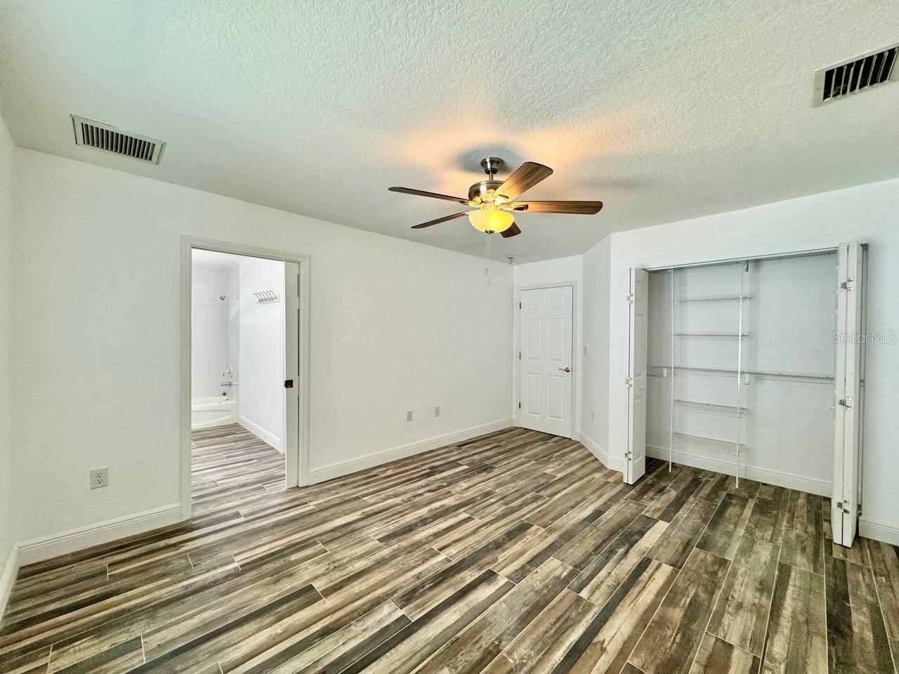 2384 CREEK CT, CLEARWATER, FL, 33764