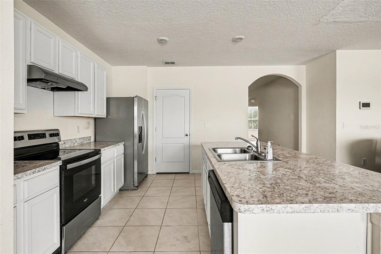 693 SQUIRES GROVE DR, WINTER HAVEN, FL, 33880