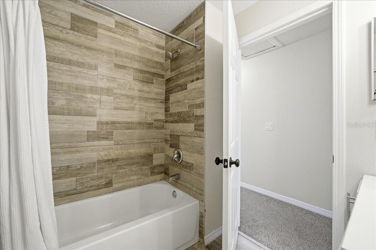 4007 E MILLER AVE, TAMPA, FL, 33617