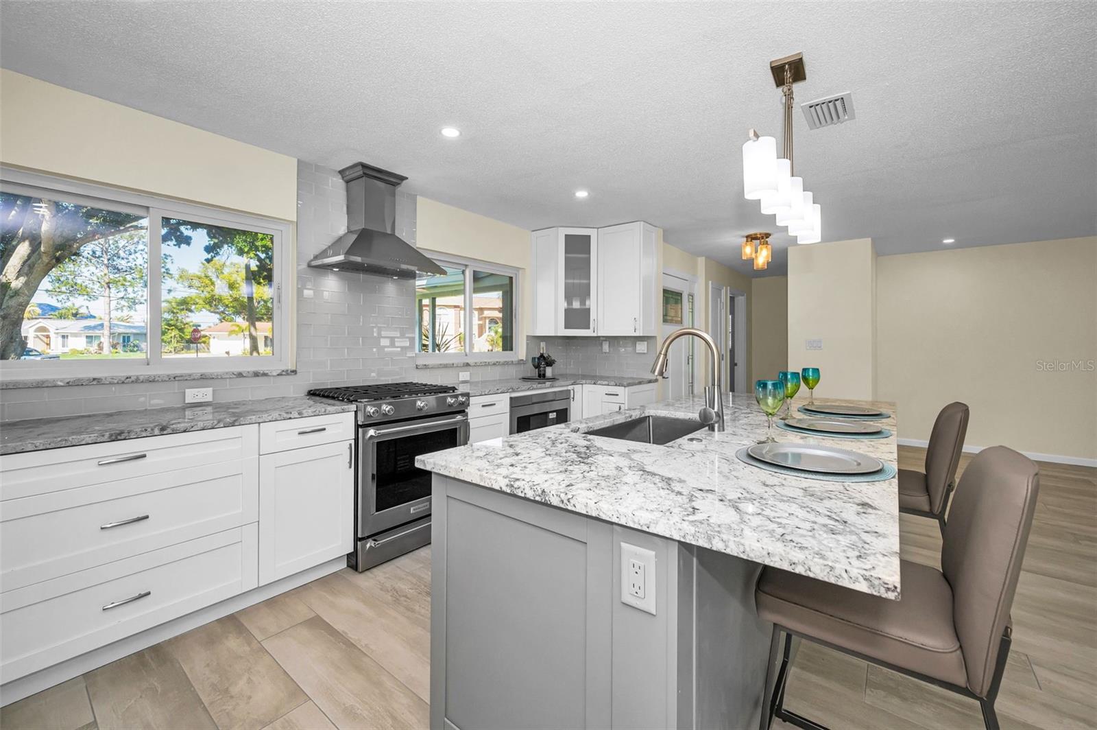 94 NICHOLAS DR, DUNEDIN, FL, 34698