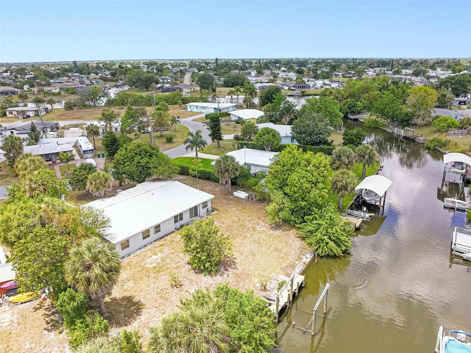 203 WATERWAY CIR NE, PORT CHARLOTTE, FL, 33952