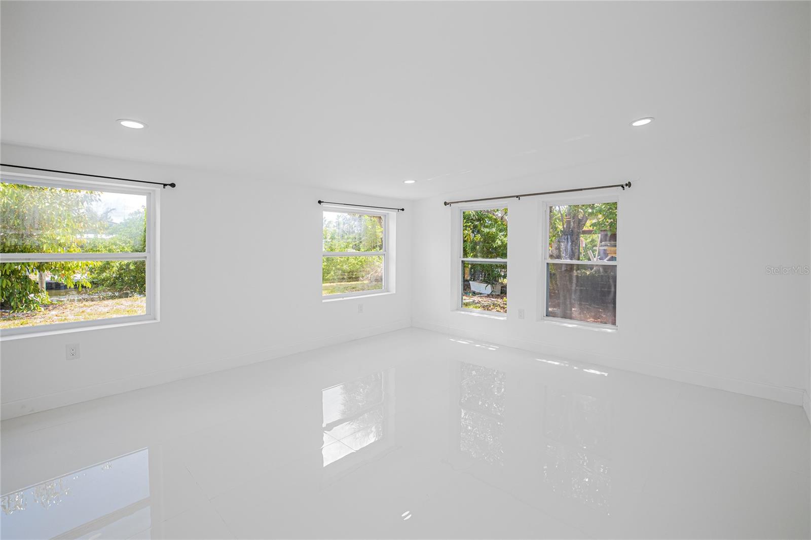 203 WATERWAY CIR NE, PORT CHARLOTTE, FL, 33952