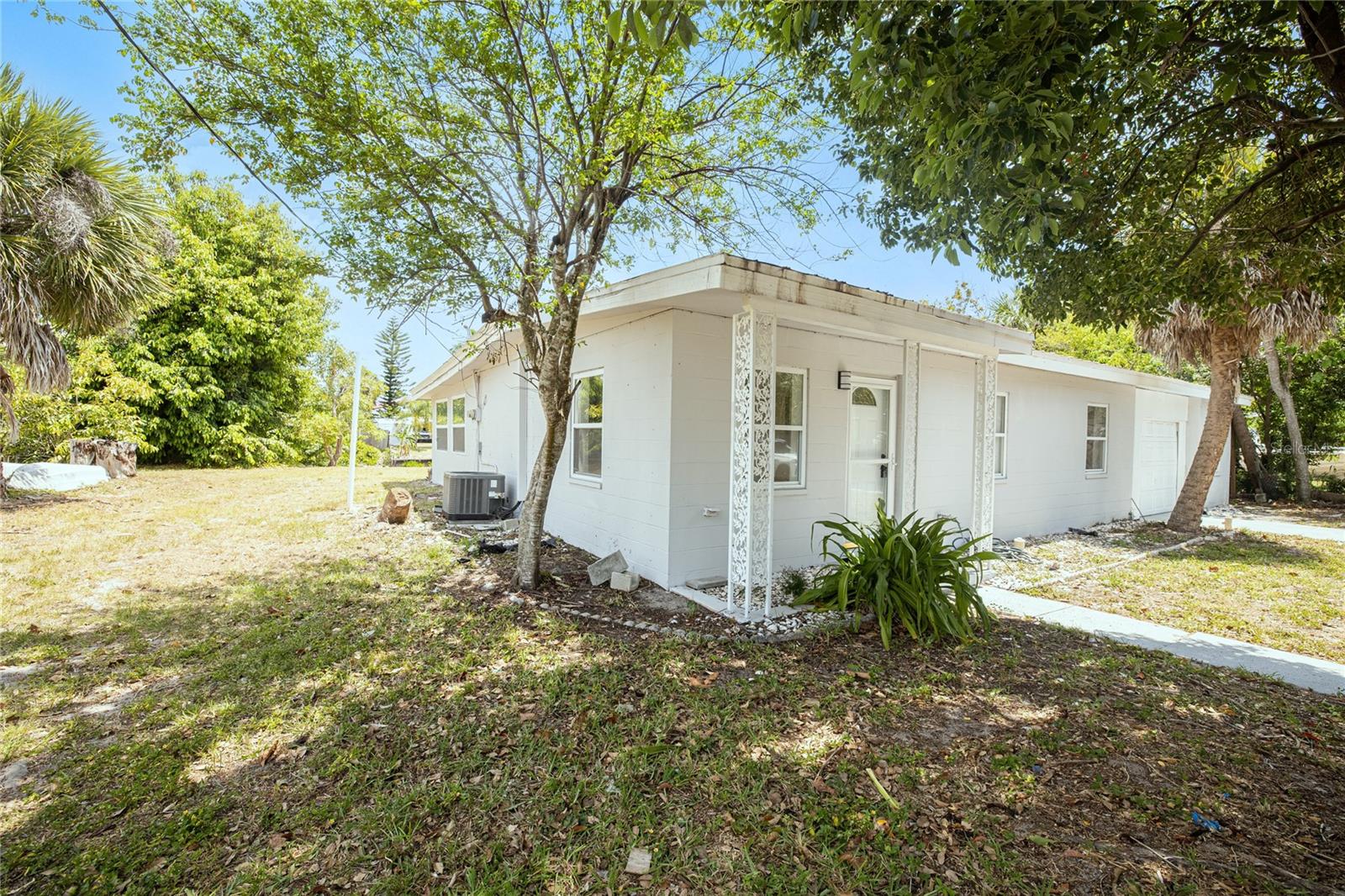 203 WATERWAY CIR NE, PORT CHARLOTTE, FL, 33952