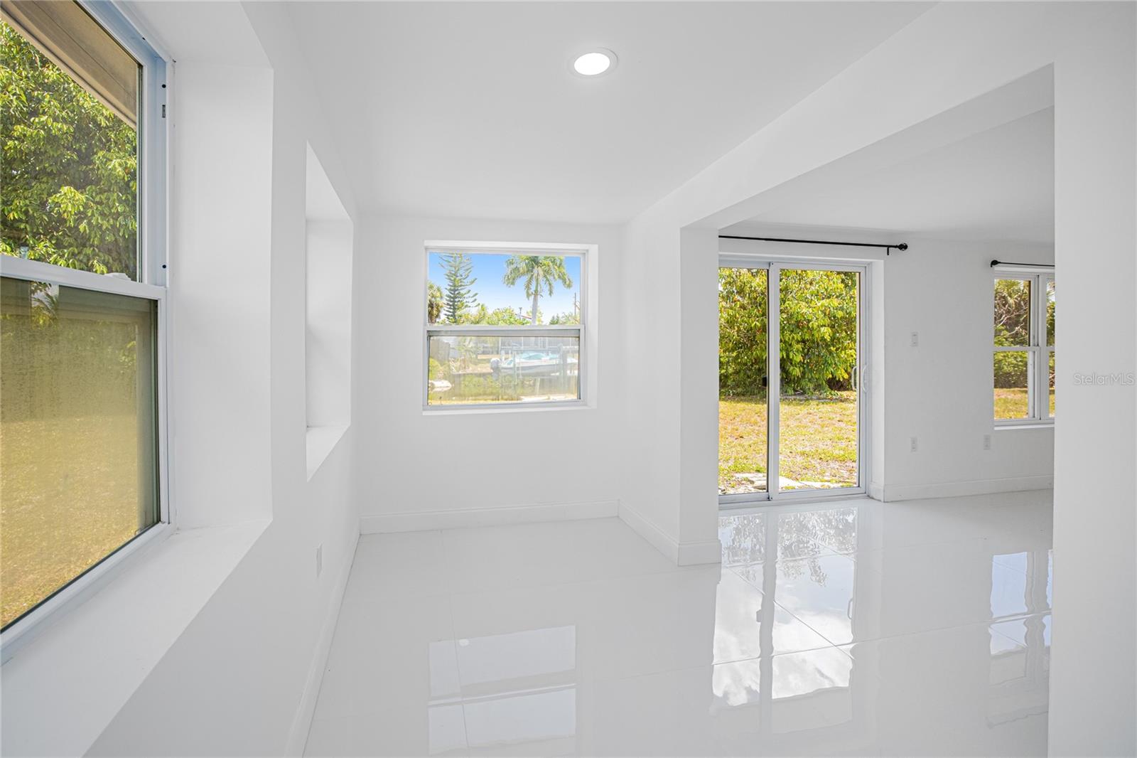 203 WATERWAY CIR NE, PORT CHARLOTTE, FL, 33952