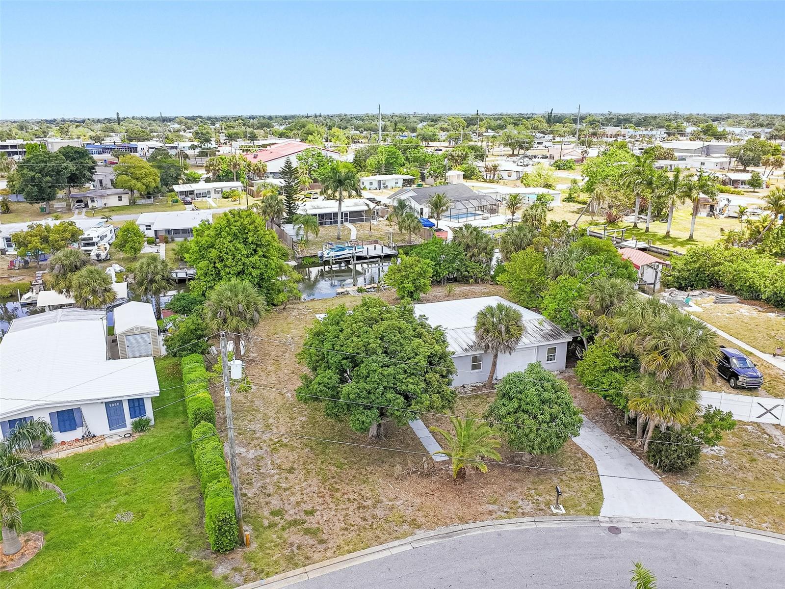 203 WATERWAY CIR NE, PORT CHARLOTTE, FL, 33952