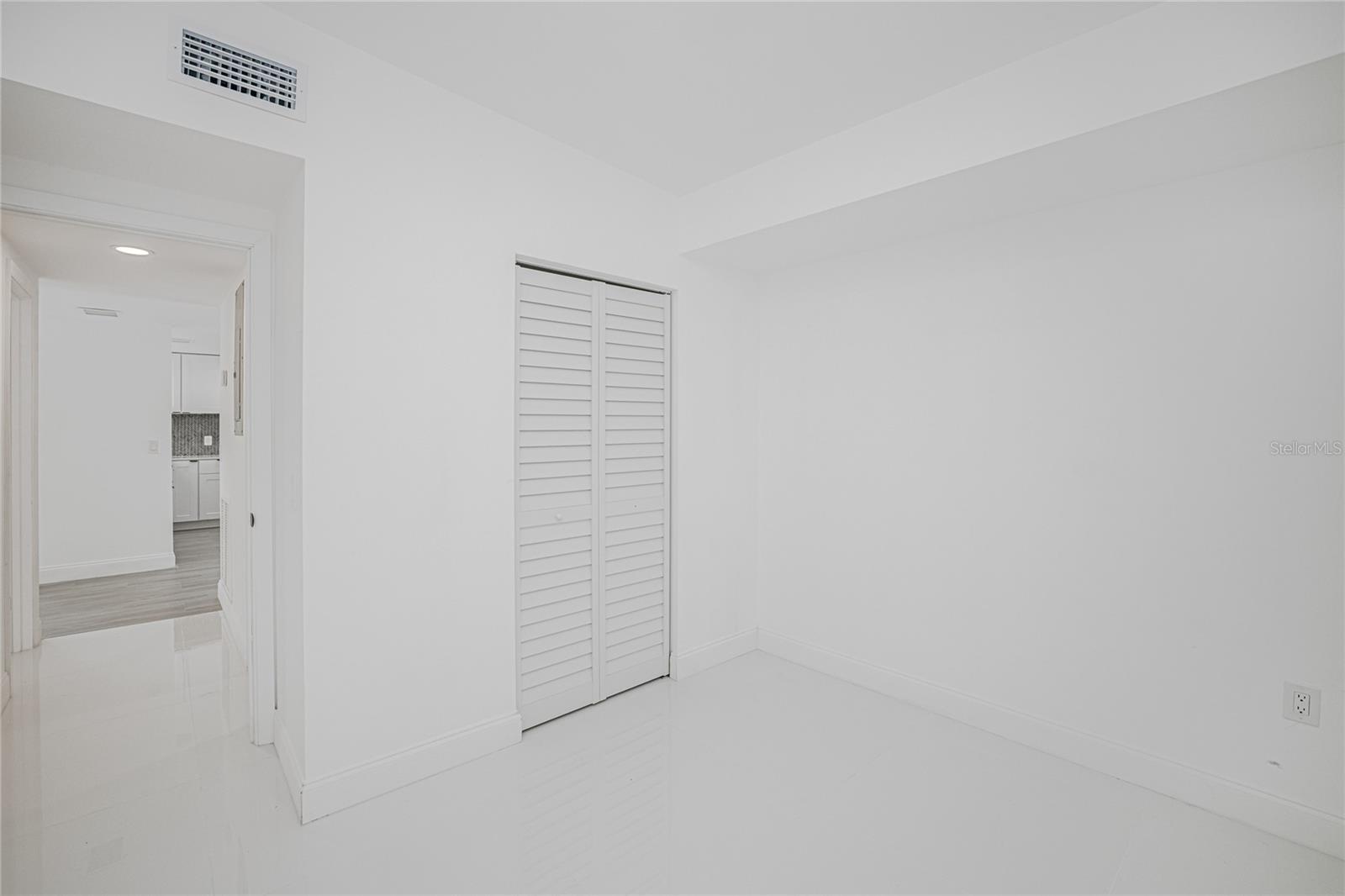 203 WATERWAY CIR NE, PORT CHARLOTTE, FL, 33952