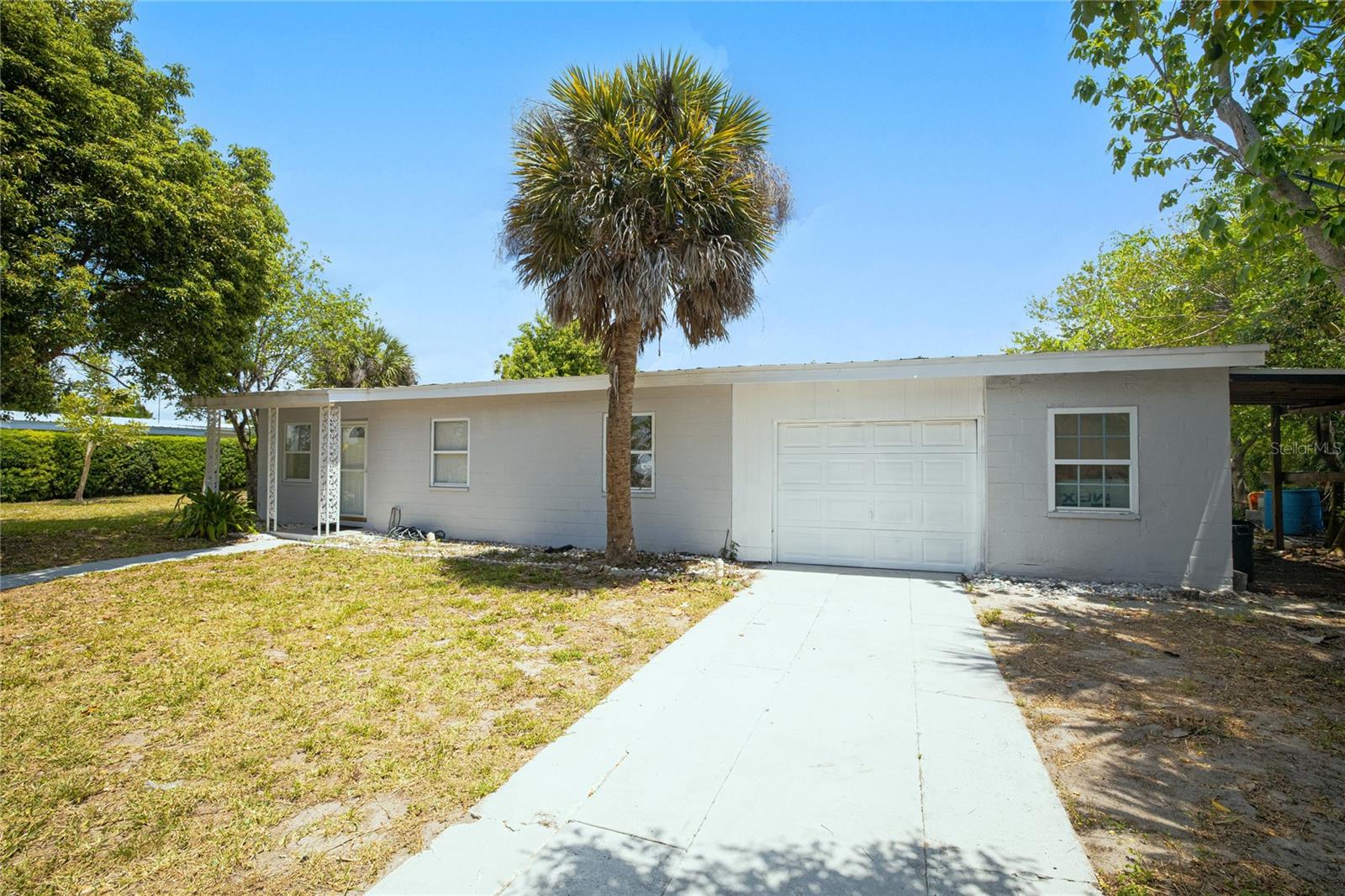 203 WATERWAY CIR NE, PORT CHARLOTTE, FL, 33952