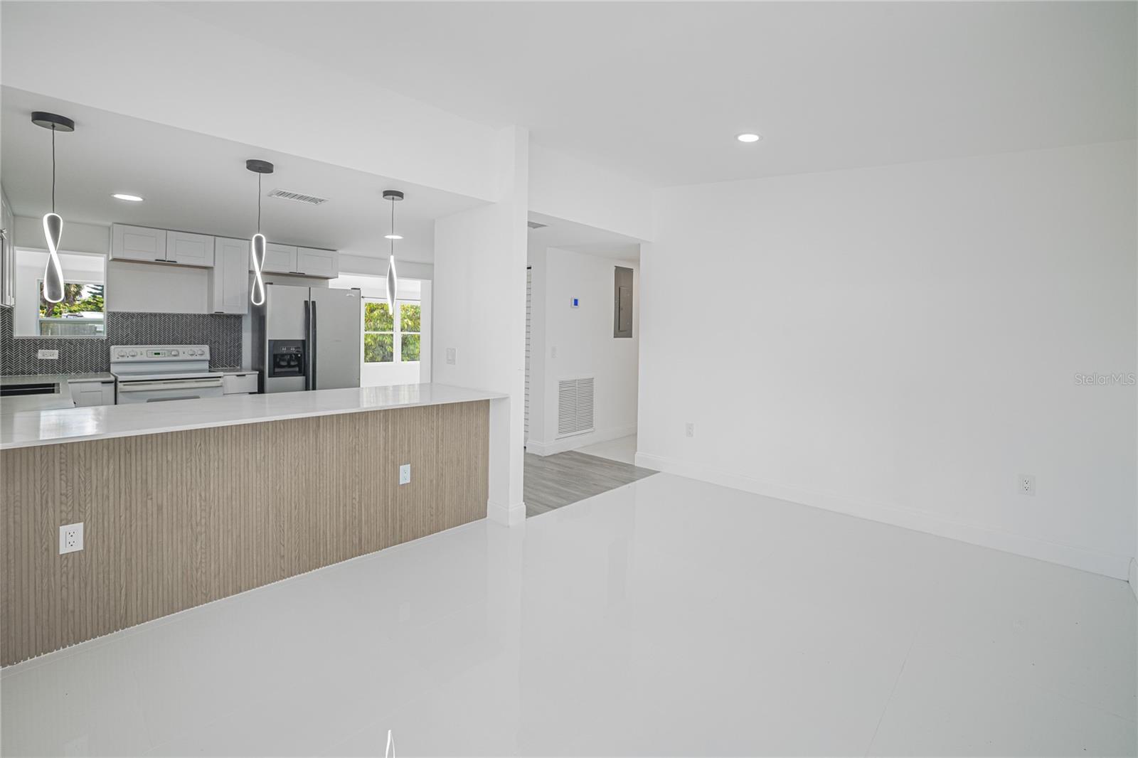 203 WATERWAY CIR NE, PORT CHARLOTTE, FL, 33952