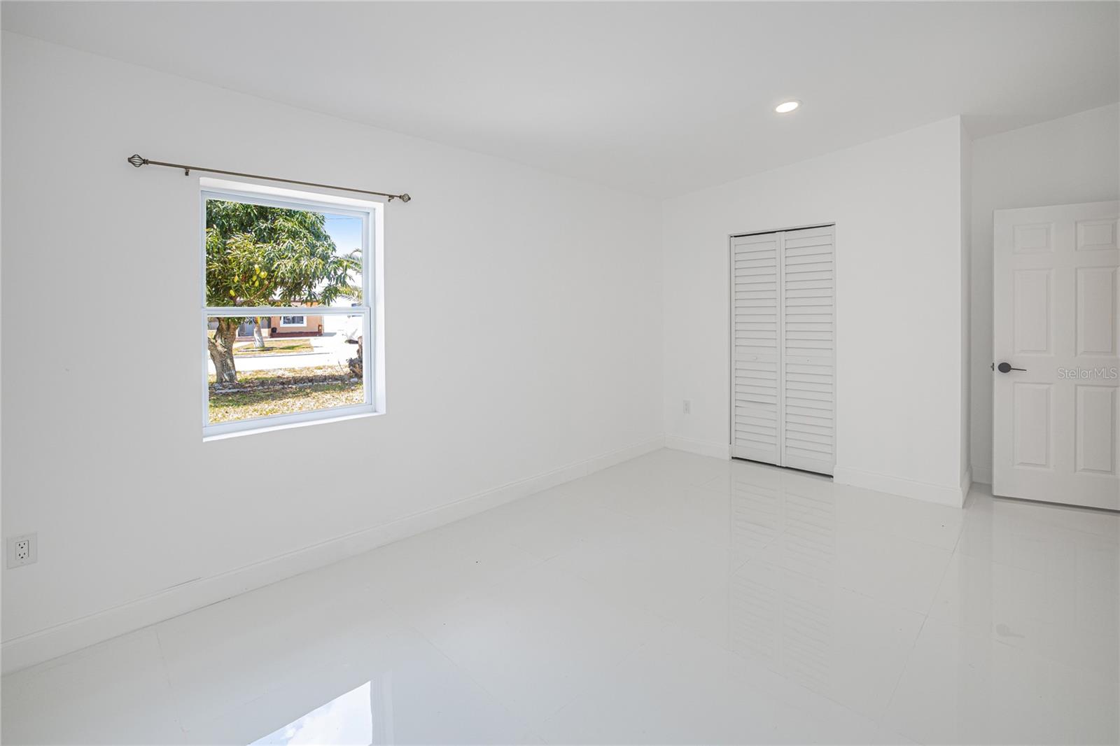 203 WATERWAY CIR NE, PORT CHARLOTTE, FL, 33952